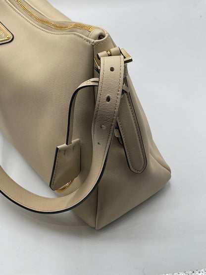 Prada - Sac Aimée sable MM