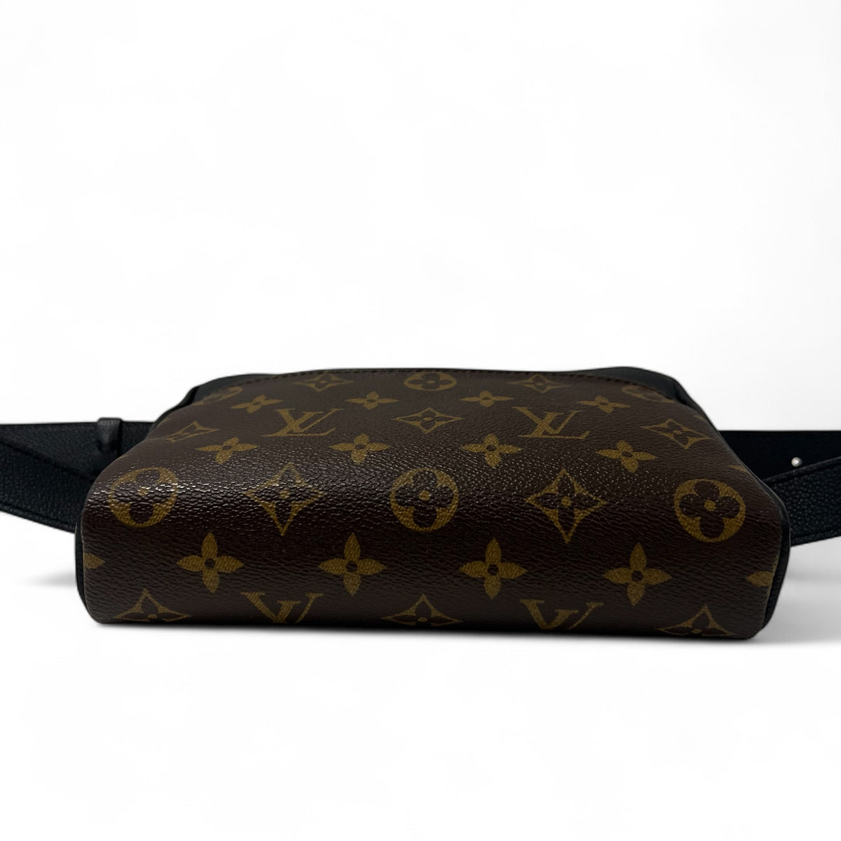 Louis Vuitton - Macassar bum bag