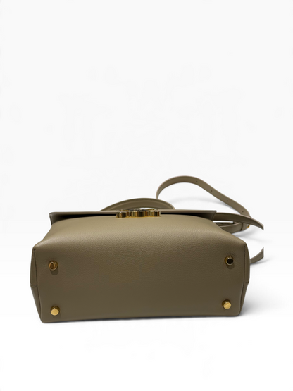 Céline / sac nano triomphe cuir beige