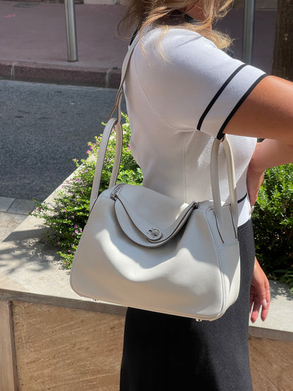 Hermès - Sac Lindy 26 Swift gris pale