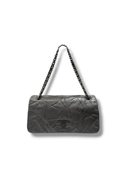 Chanel - Sac Classique allongé vert de gris irisé