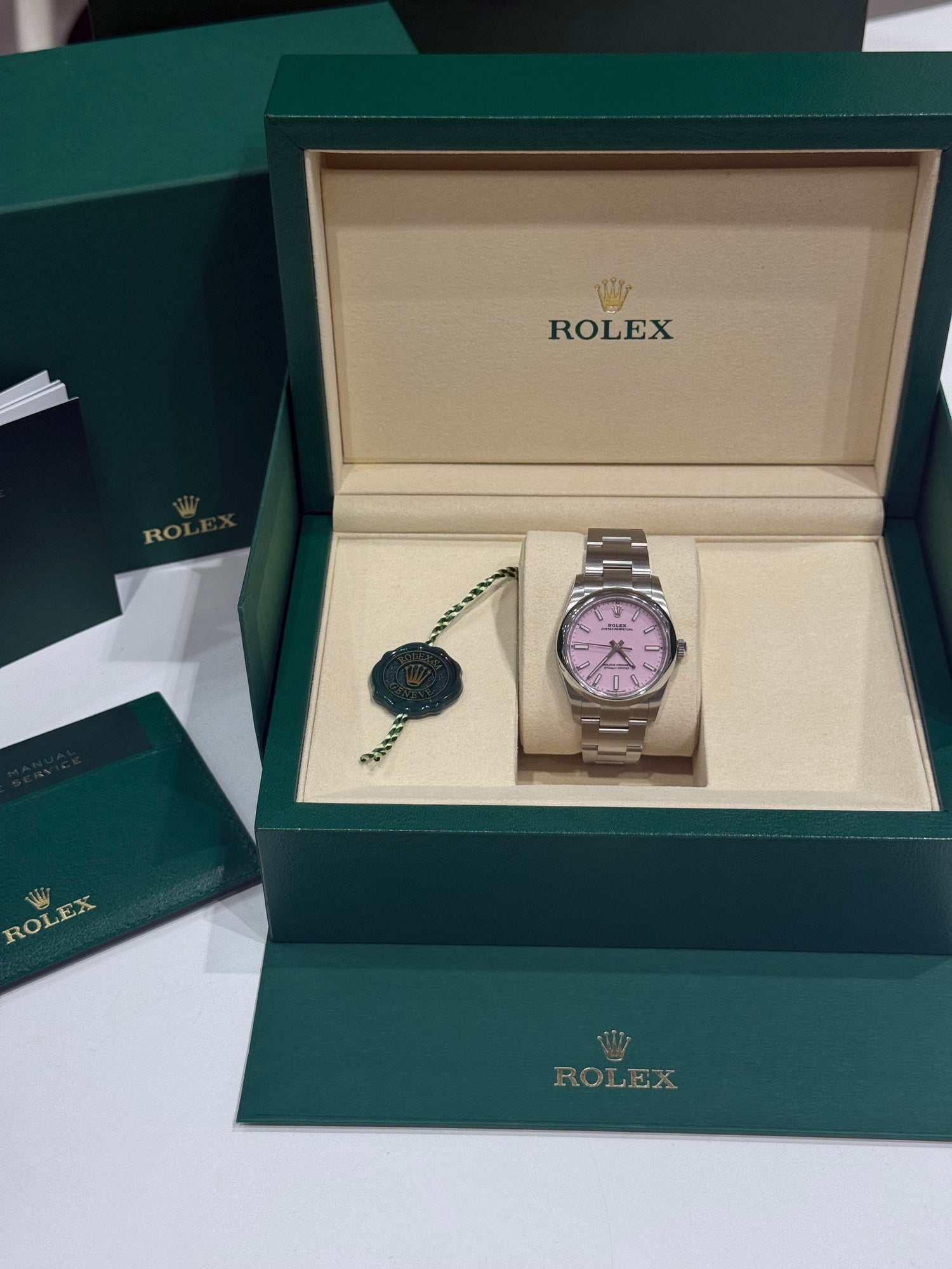 Rolex - Montre Oyster 34 mm Candy rose 2025