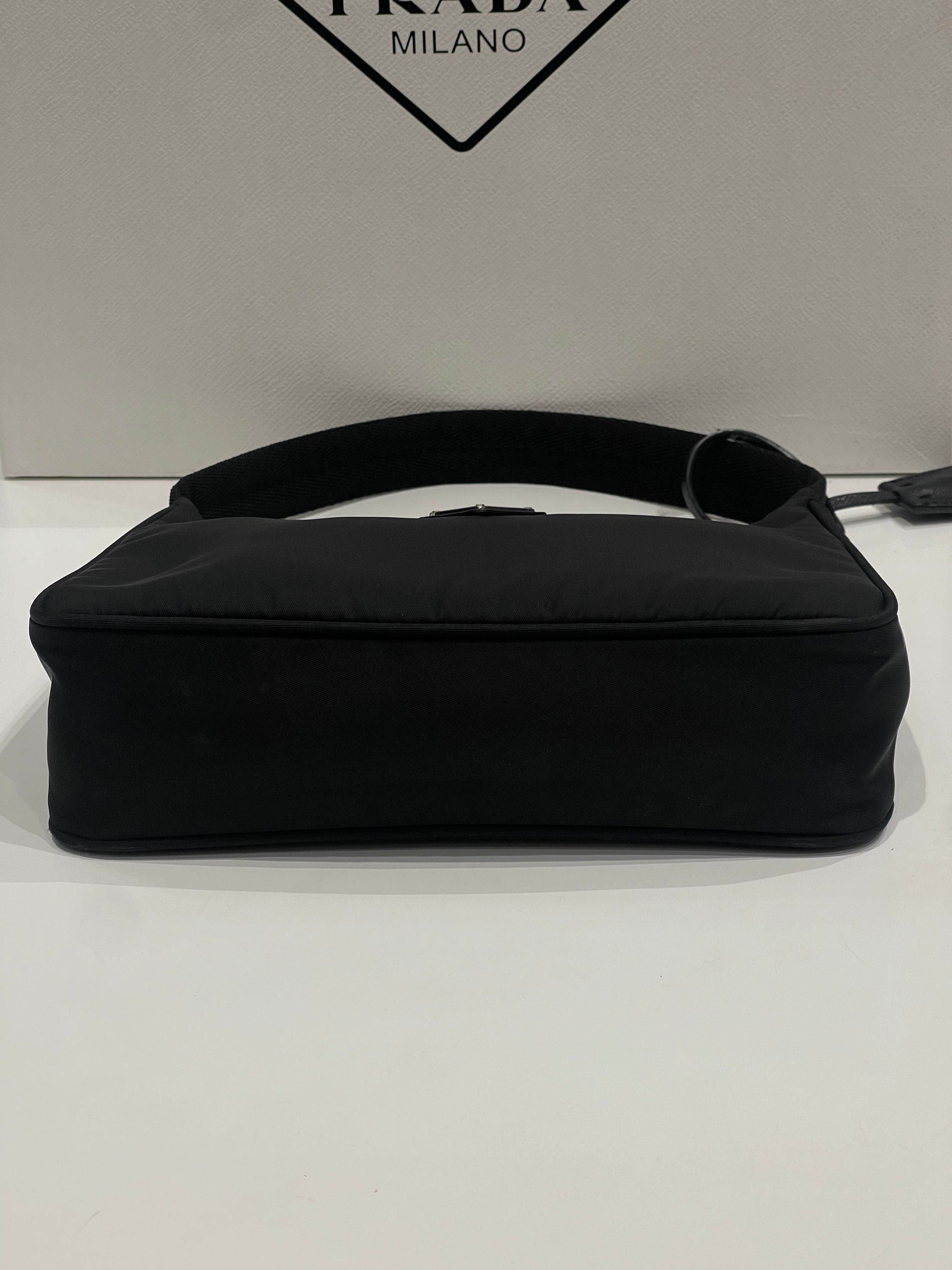Prada - Re-edition 2000 Mini Bag black 