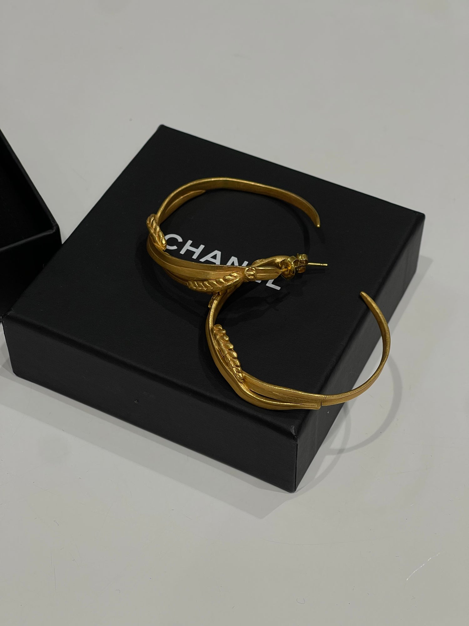 Chanel - CC gold hoop earrings