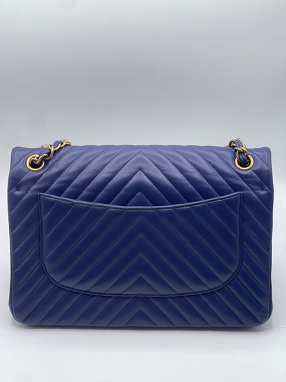Chanel - Sac Jumbo chevron bleu
