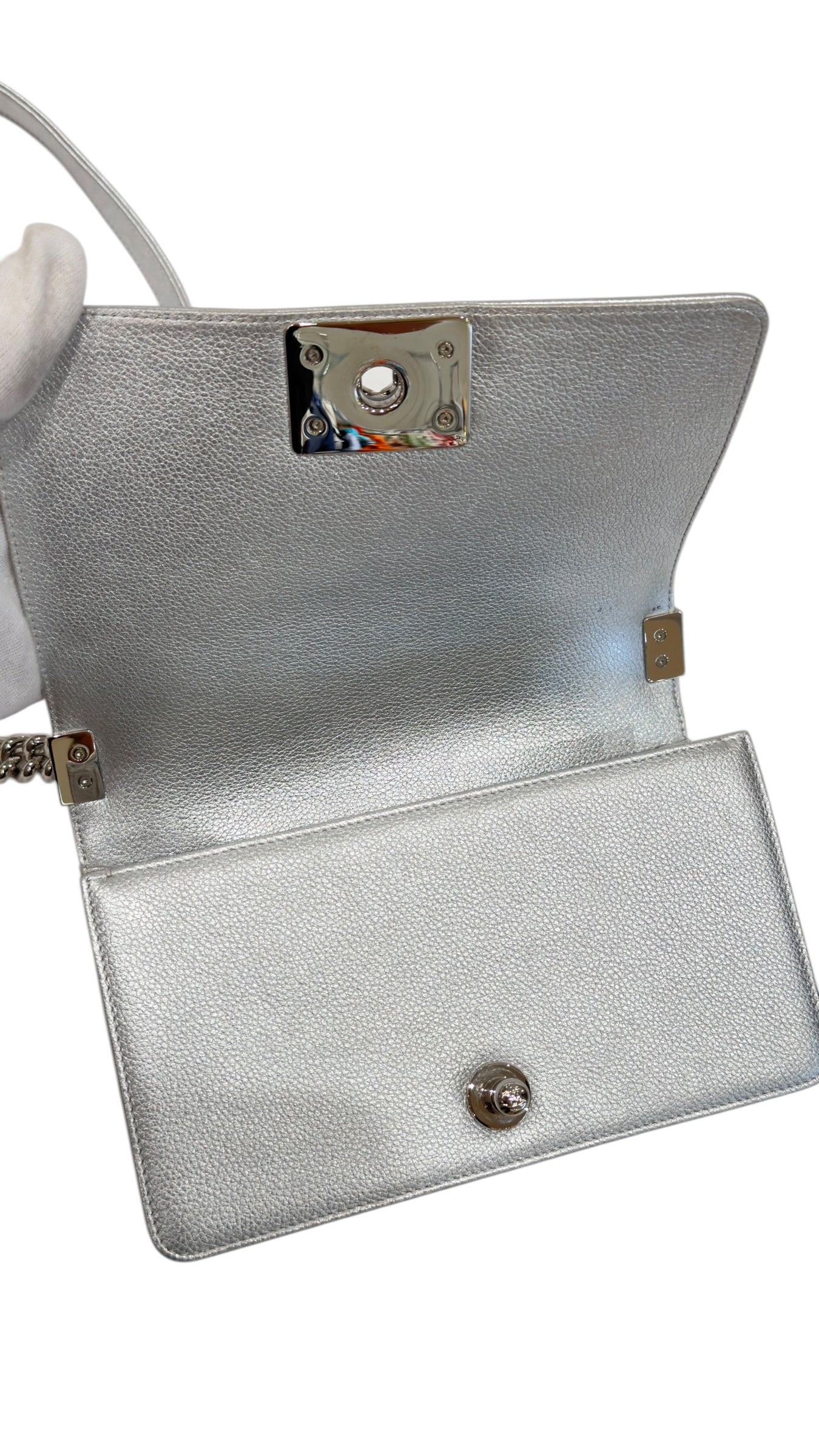 Chanel – Boy Mini Tasche, limitierte Edition, silberfarben