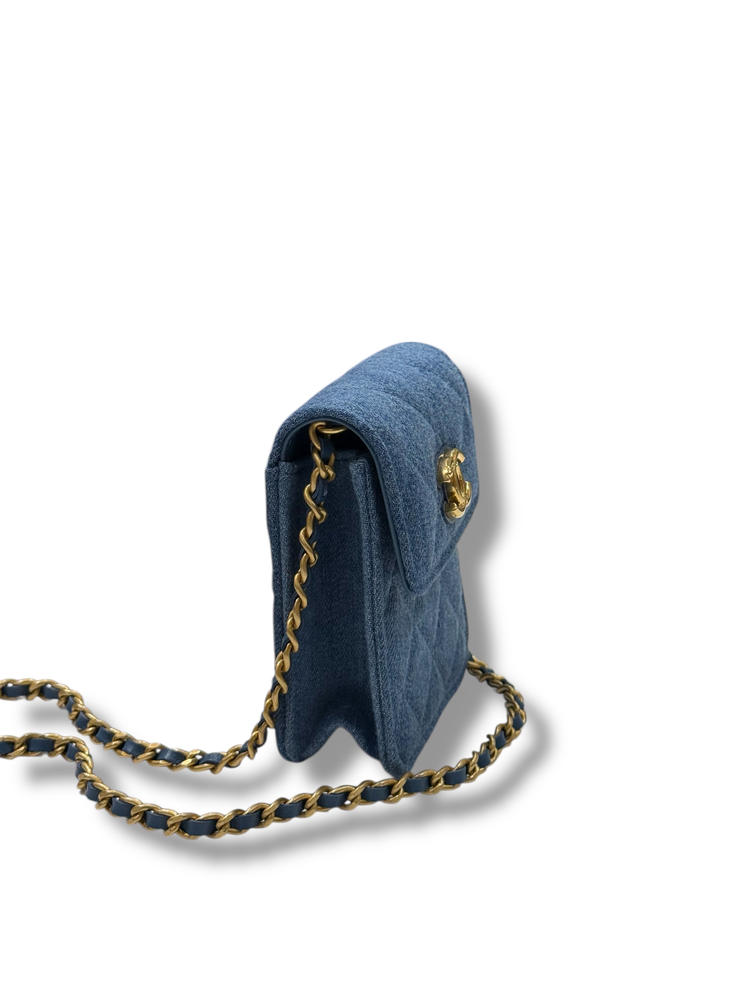 Chanel - Mini wallet on chain Denim