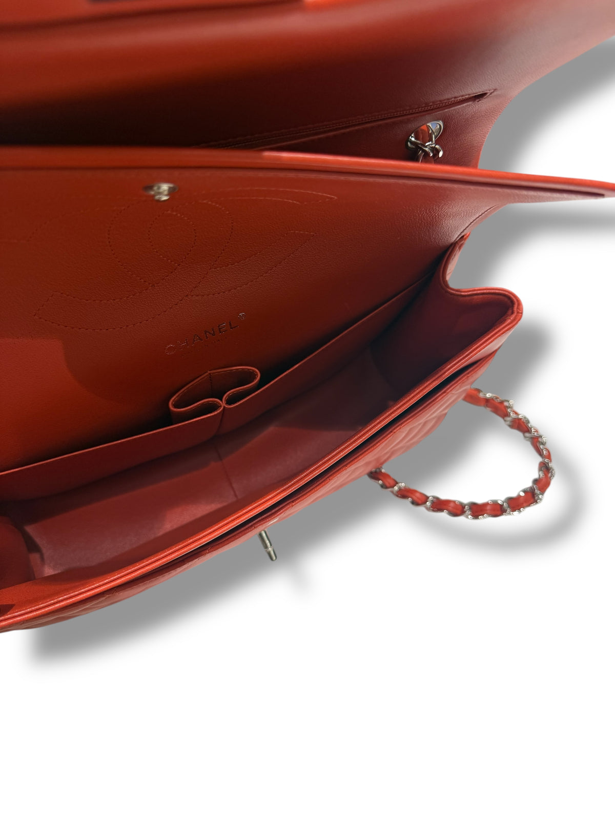 Chanel - Jumbo-Tasche aus rot-orangefarbenem Leder
