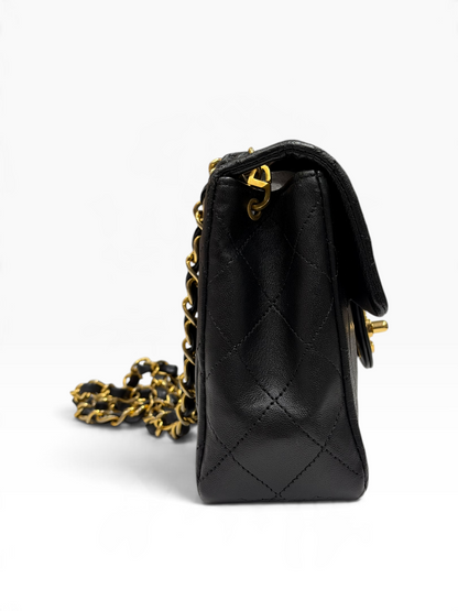 Chanel - Timeless mini en cuir agneau noir