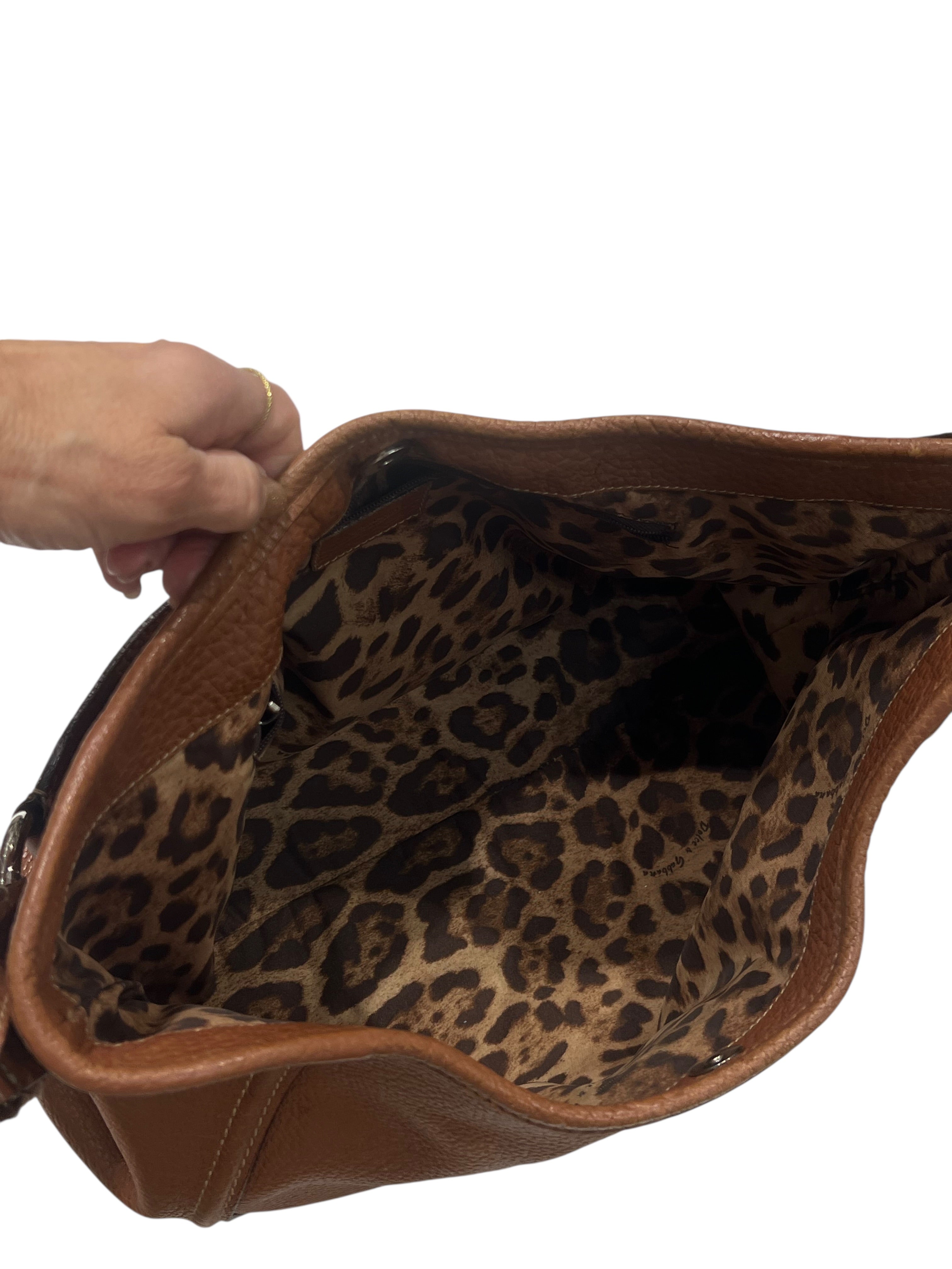 Dolce Gabbana - Sac Hobo Cuir Camel | Les Folies d’Eugénie