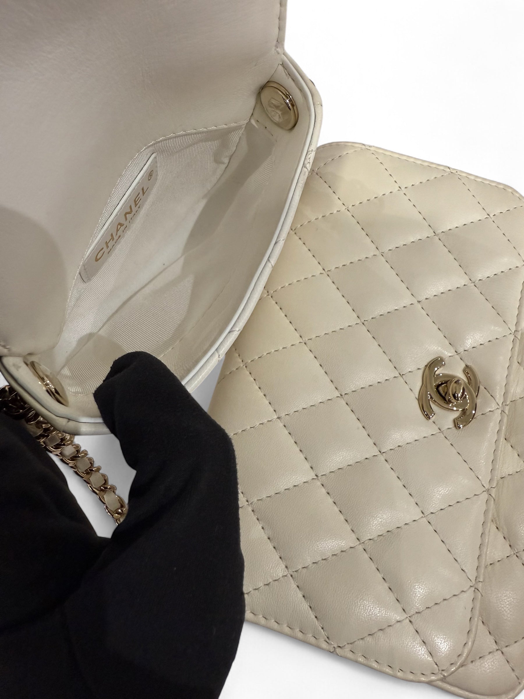 Chanel - Geldbeutel an Kette Multipochette