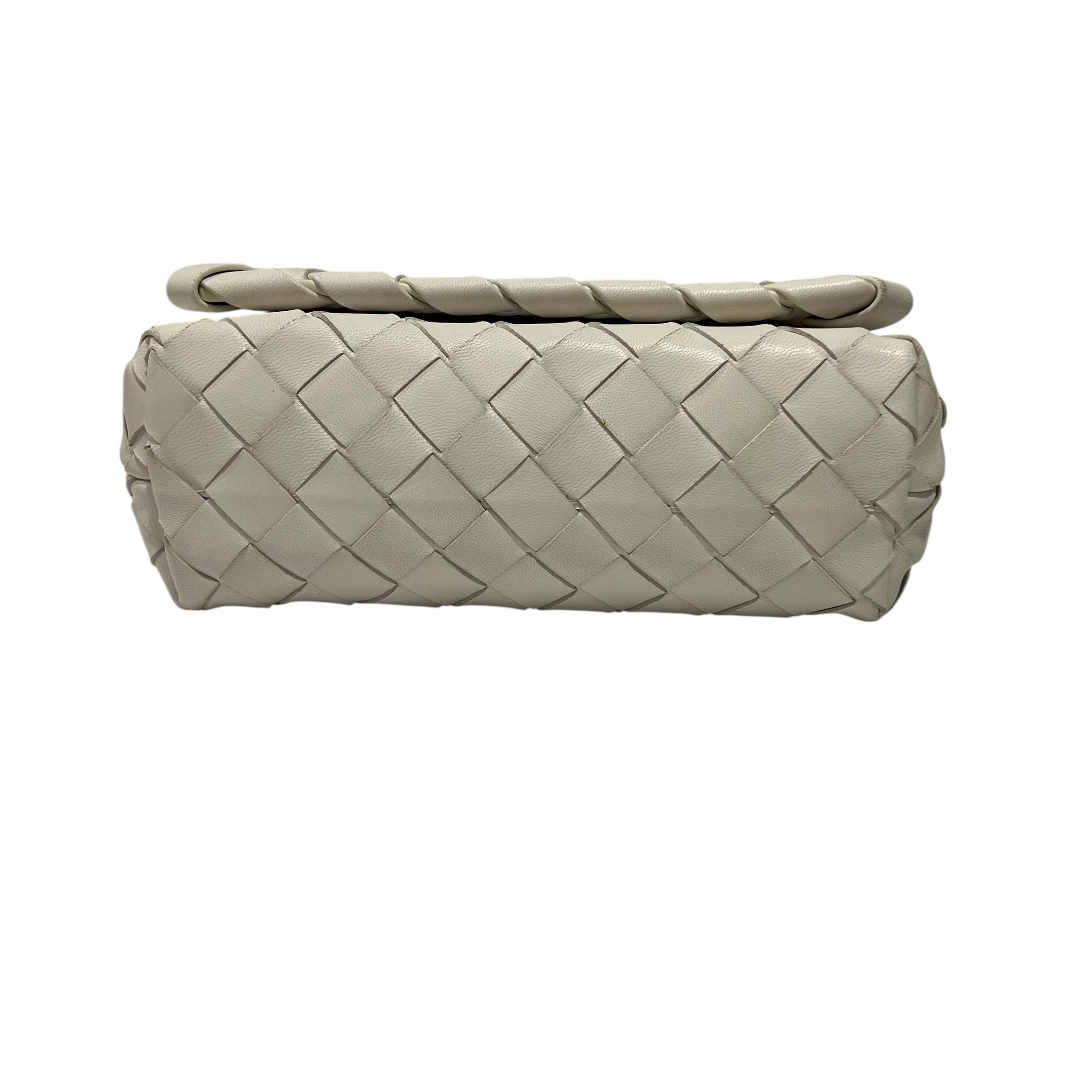 Bottega Veneta - Leder-Kameratasche Intrecciato