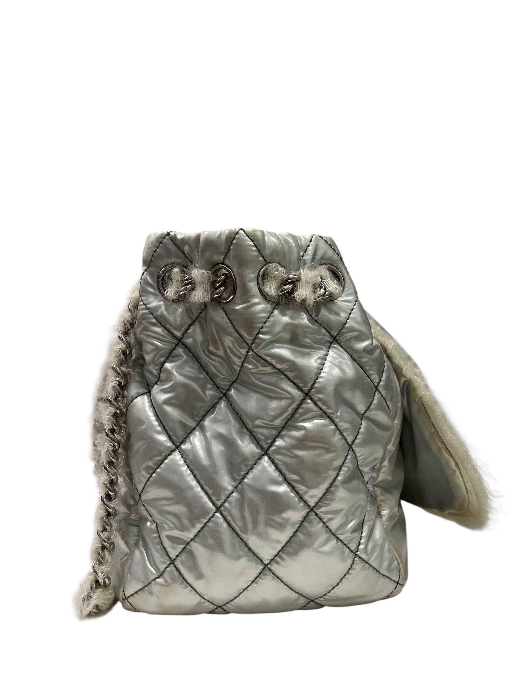 Chanel - Umhängetasche aus Vinyl