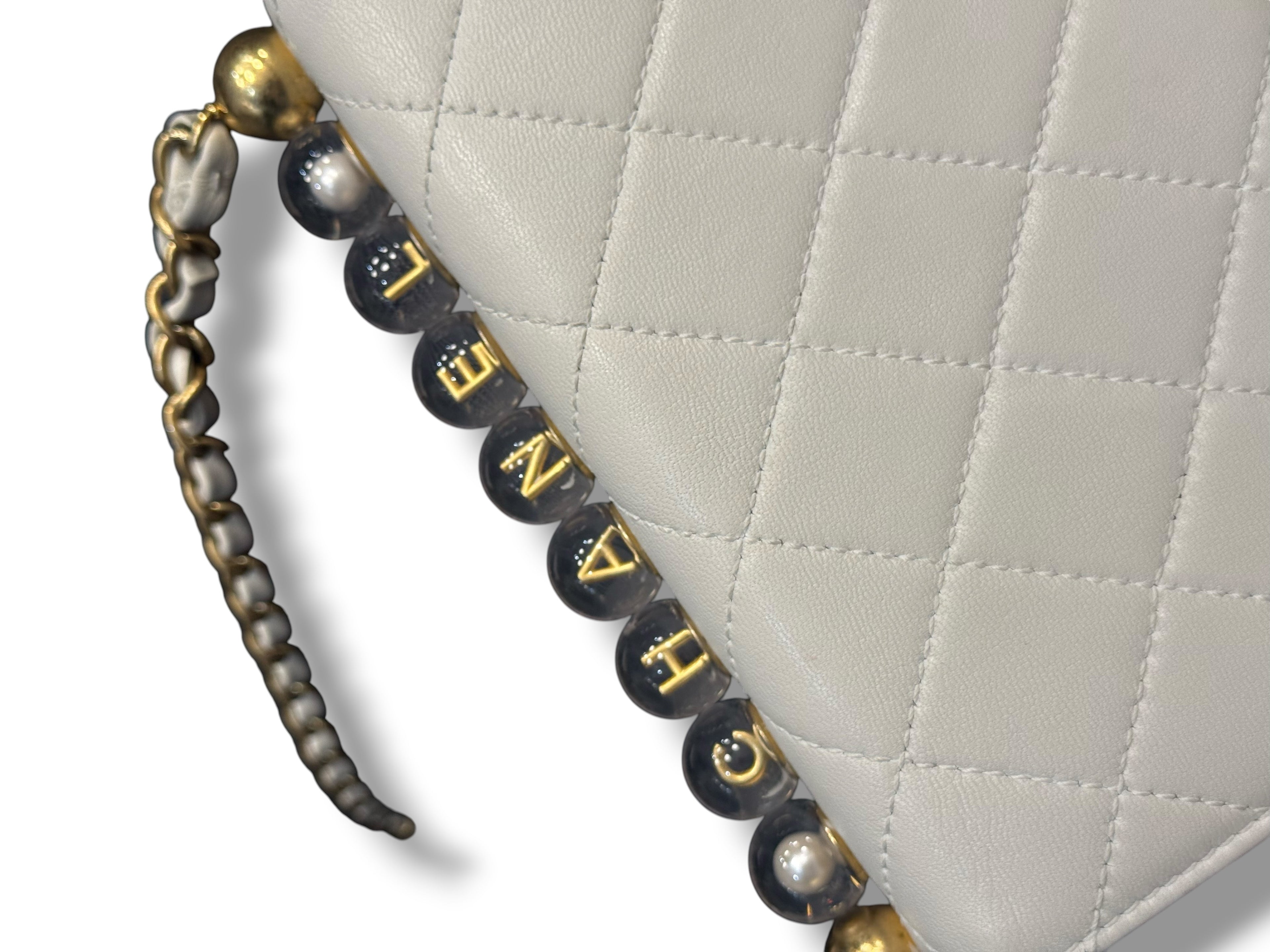 Chanel - Sac Petit Chic perles Écru