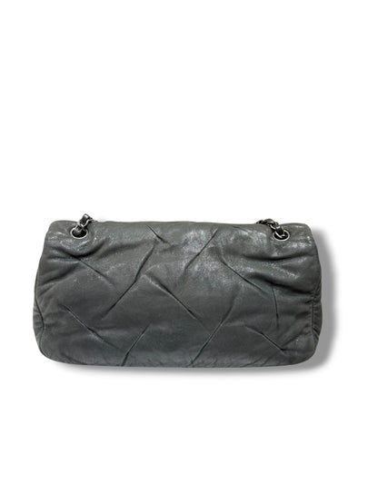 Chanel - Sac Classique allongé vert de gris irisé
