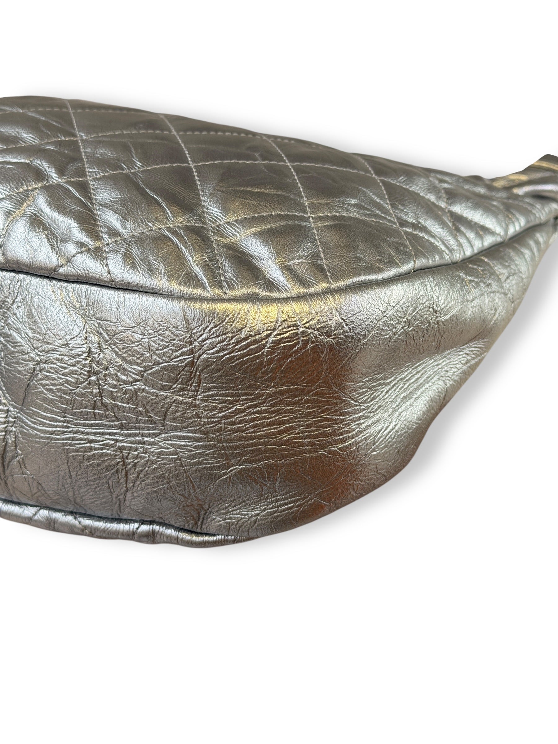 Chanel - Sac Hobo Argenté | Les Folies d’Eugénie