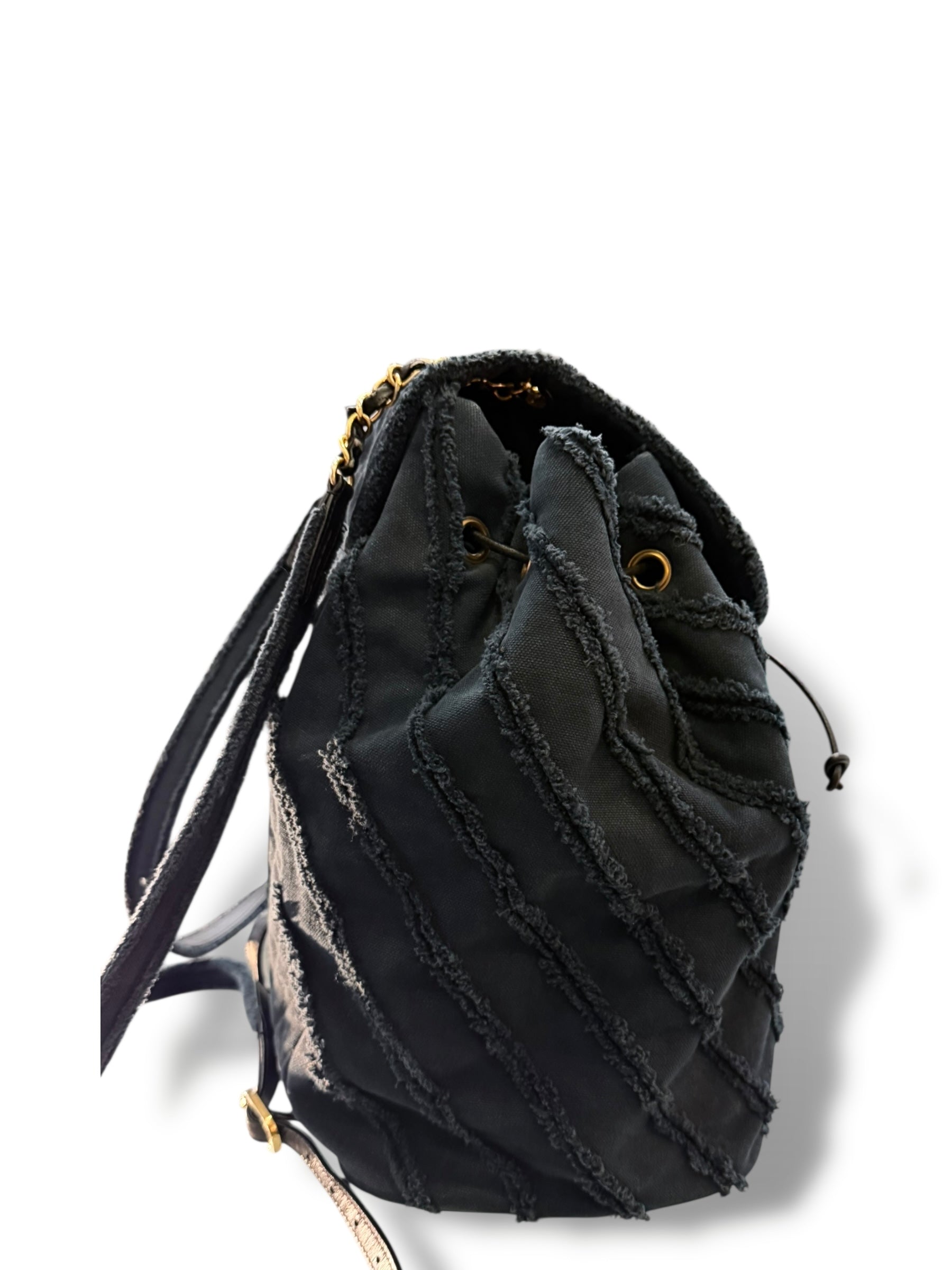 Chanel - Sac à dos moyen modèle en tissus effrangé