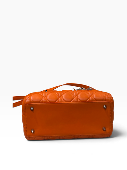 Dior - Sac Lady Dior Médium en cuir orange