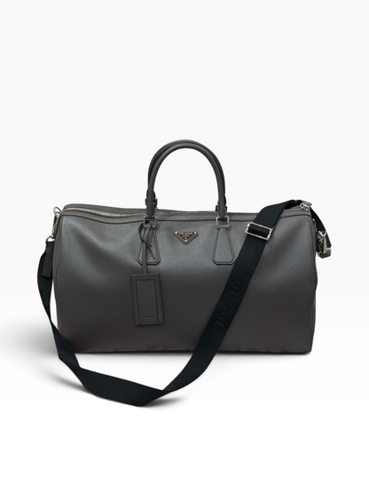 Prada - Sac de voyage 50 Gris marbre en cuir saffiano