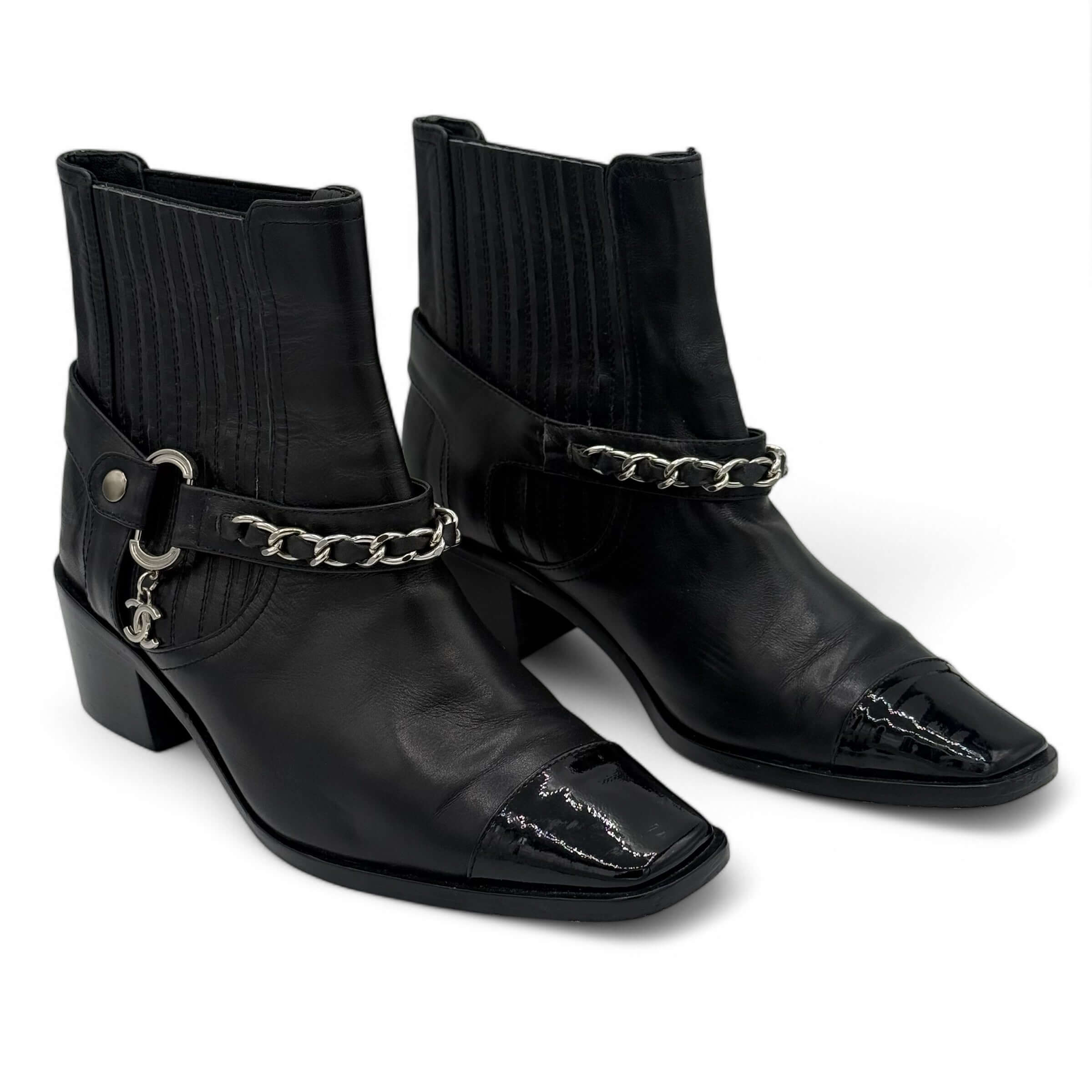 Chanel - Leather ankle boots size 38