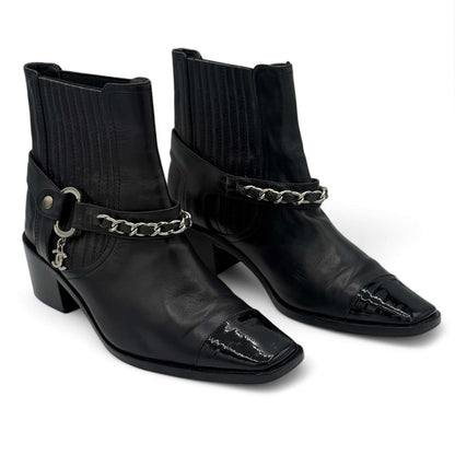 Chanel - Leather ankle boots size 38