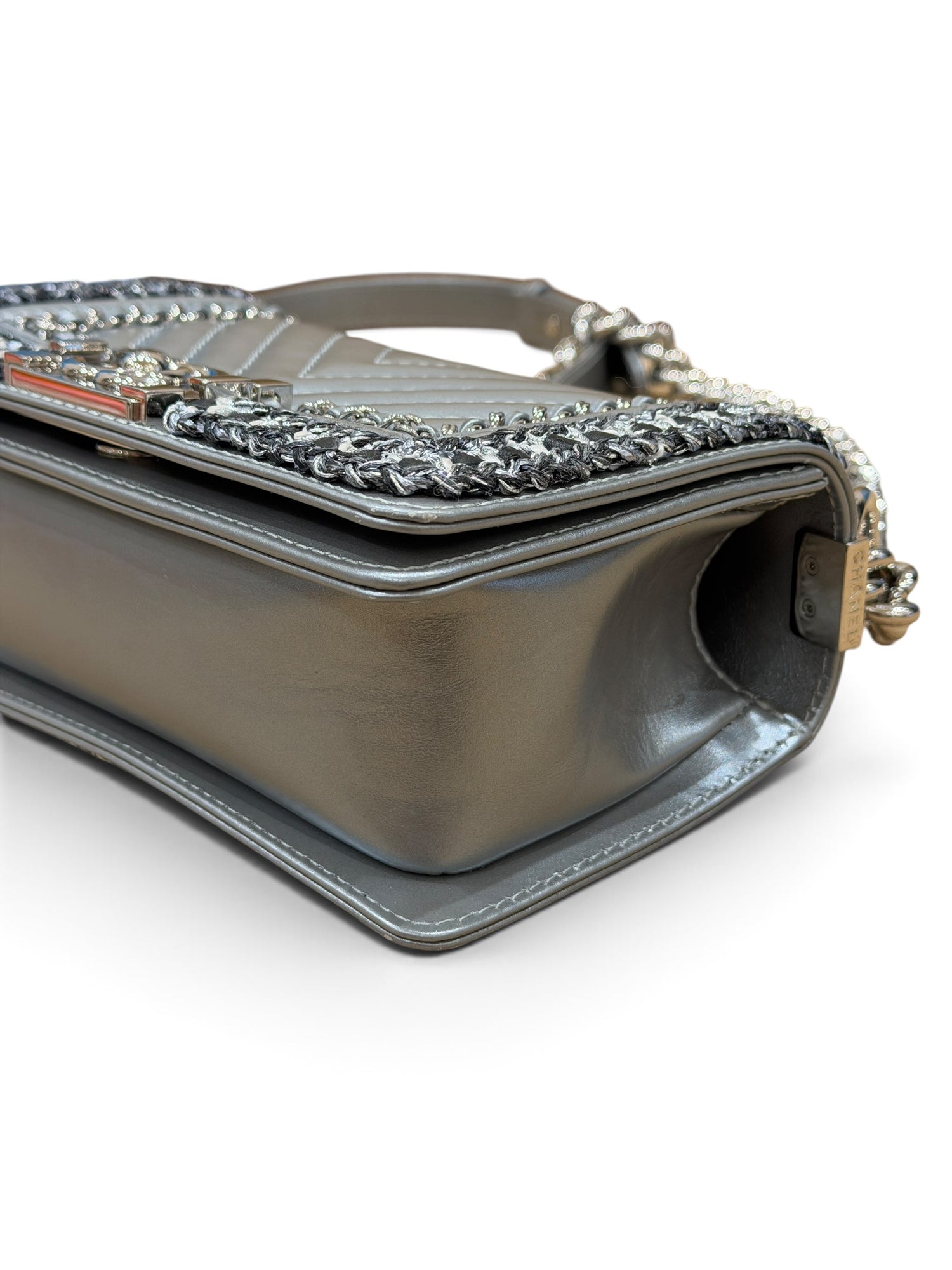 Chanel - Sac Boy Mini cuir argenté Édition limitée