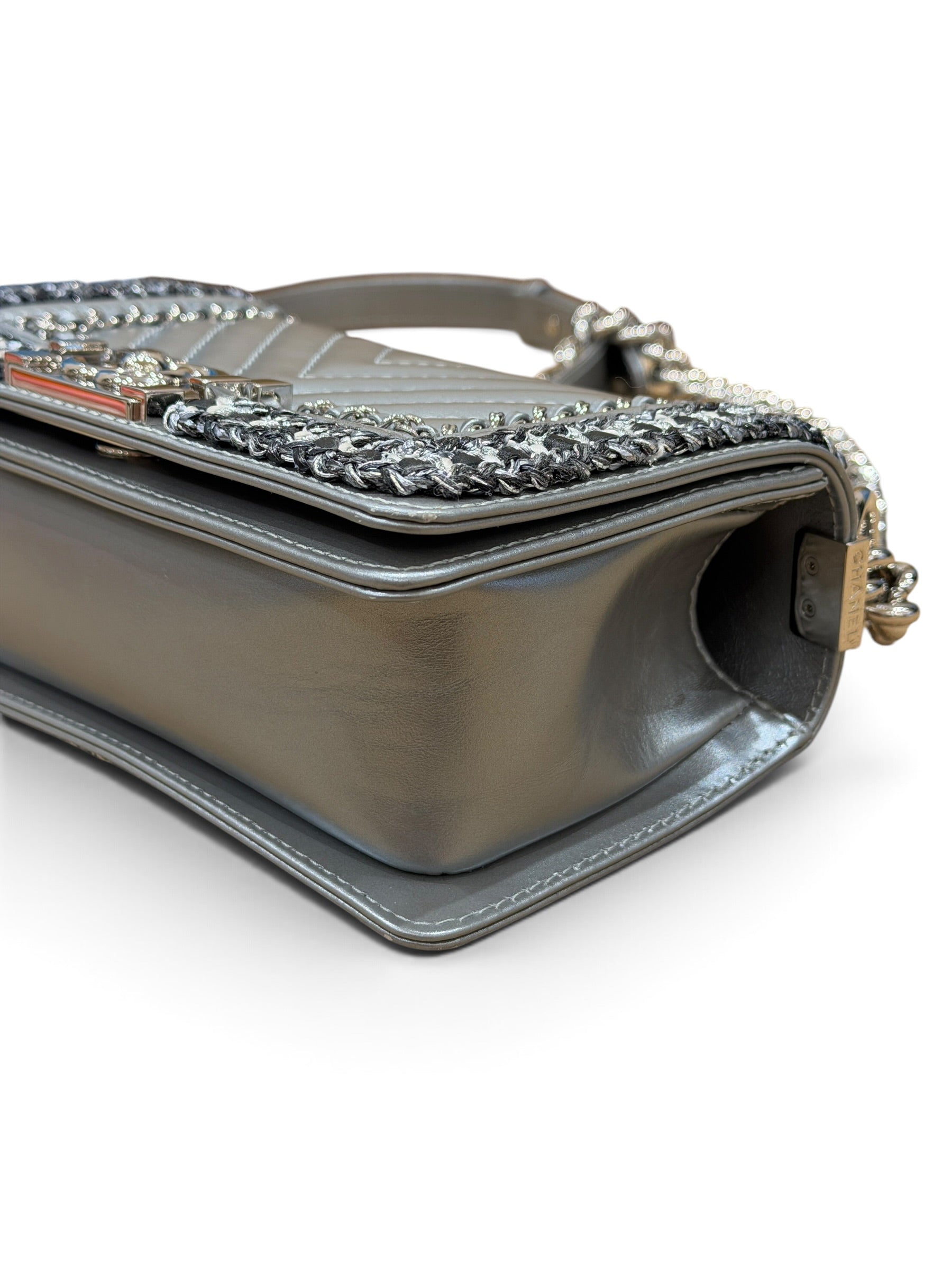 Chanel - Sac Boy Mini cuir argenté Édition limitée
