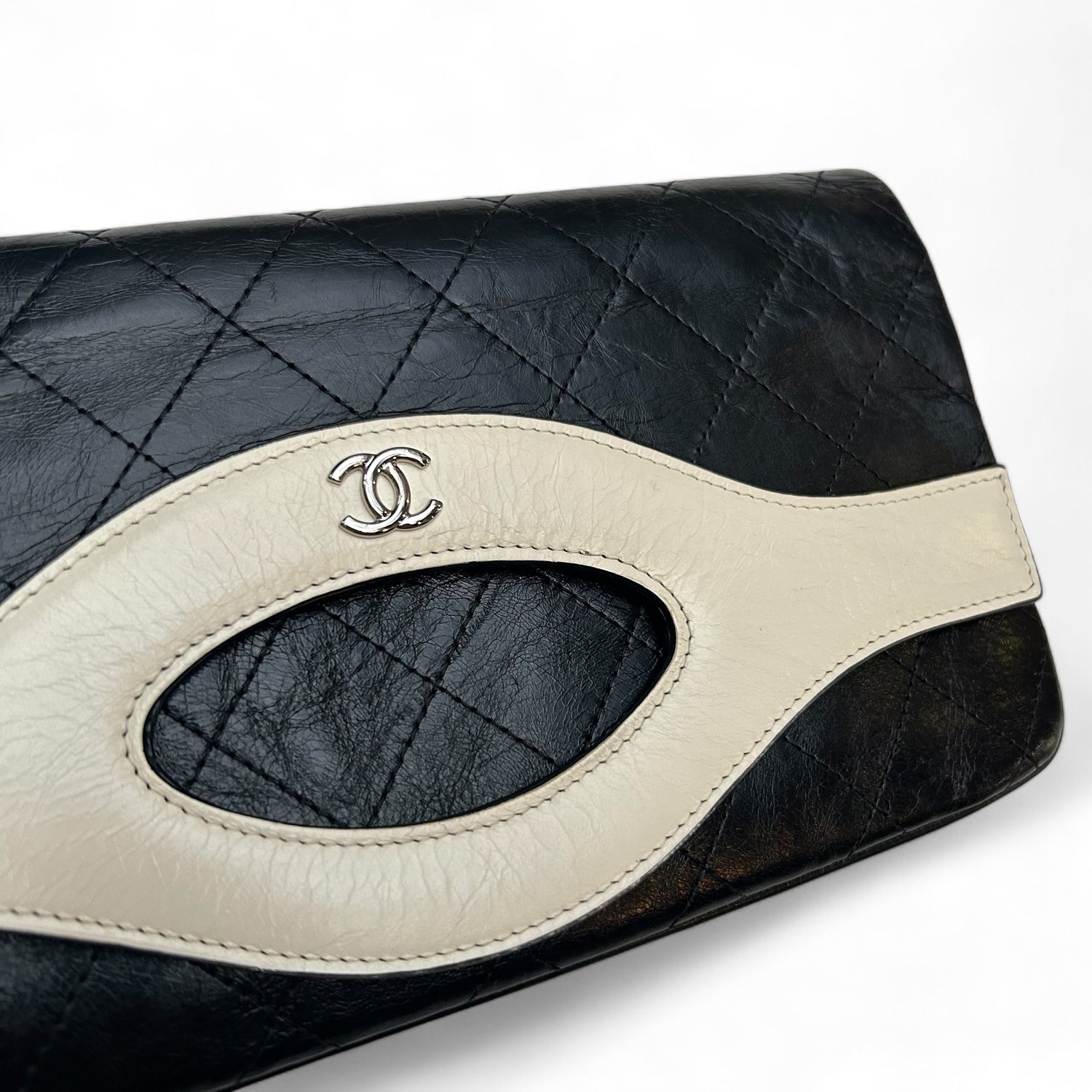 Chanel - Pochette Bicolore