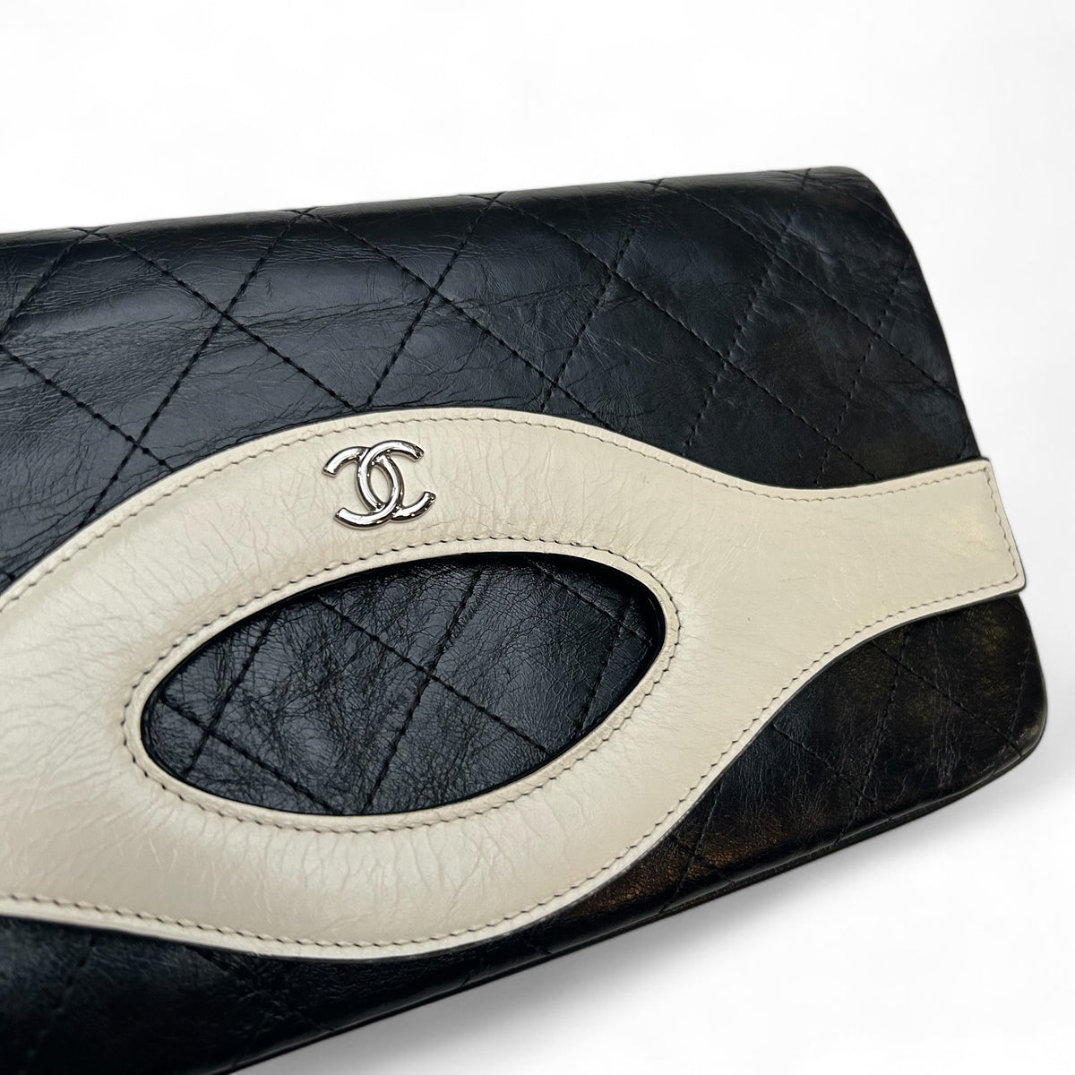 Chanel - Bicolor Clutch