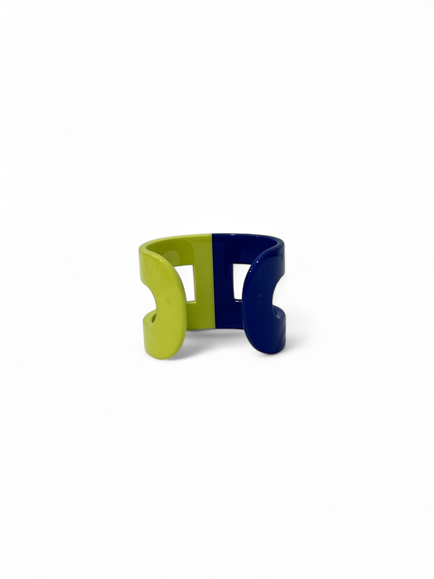 Hermès - Lacquered resin H bracelet