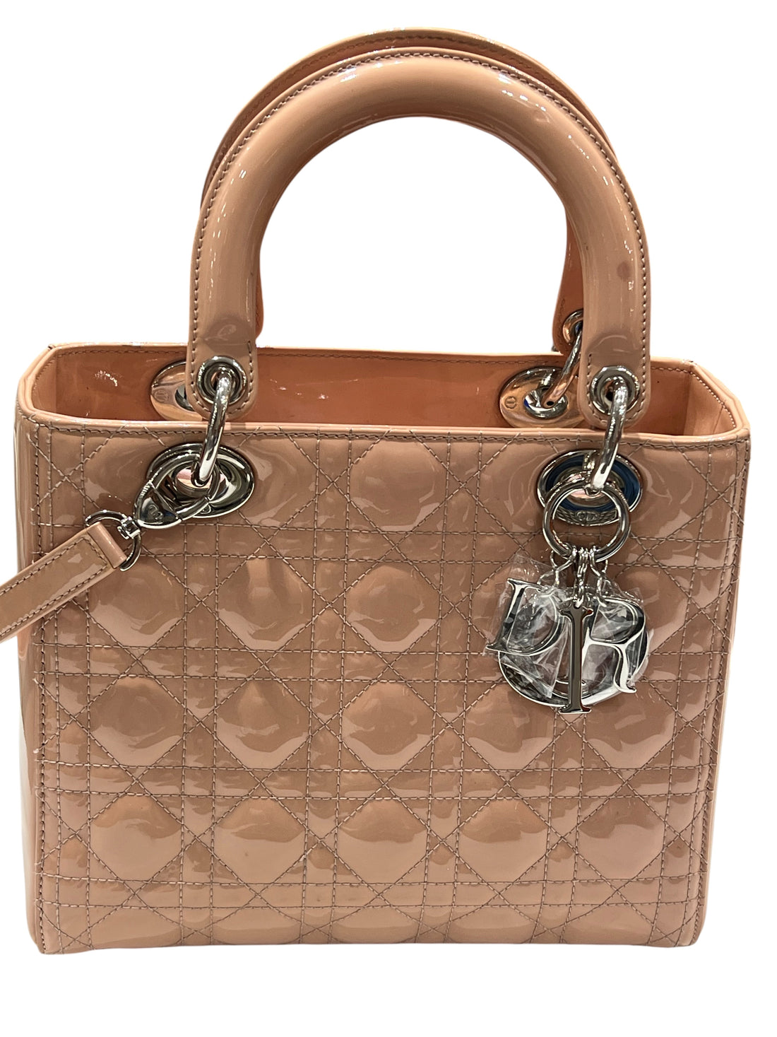 Dior – Lady Dior Medium aus nudefarbenem Lackleder