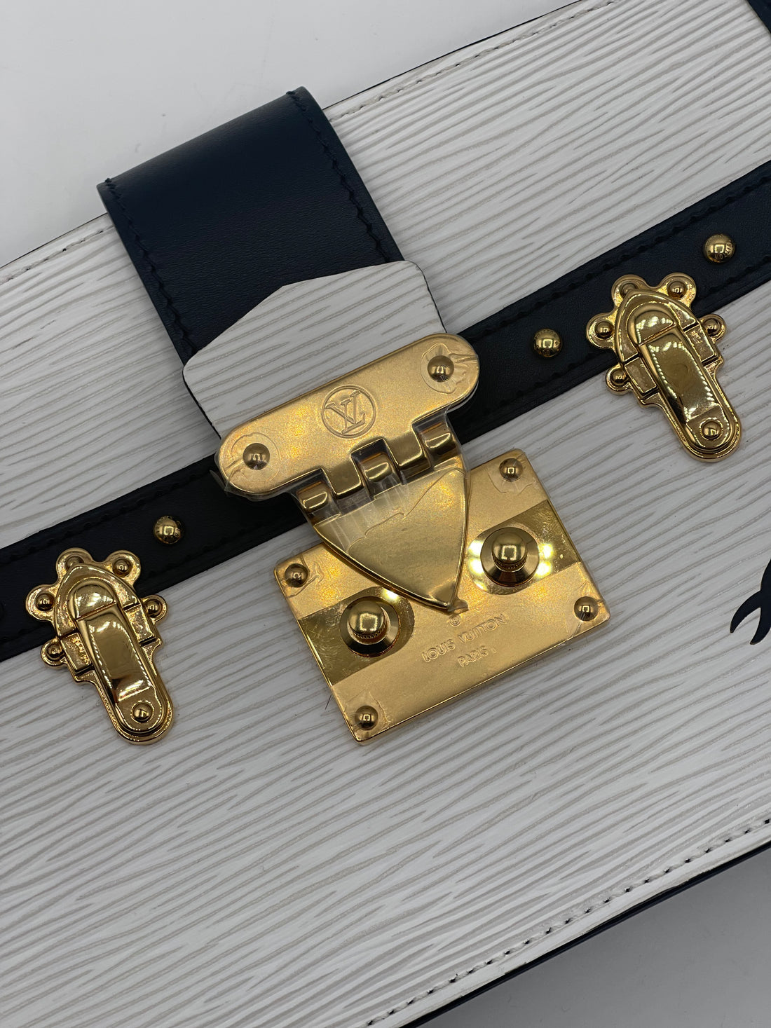 Louis Vuitton - Sac Pochette Malle souple en cuir épi
