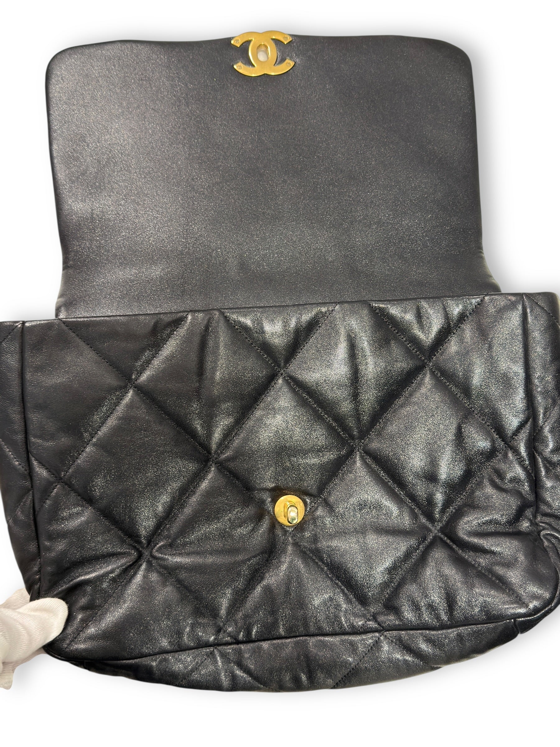 Sac Chanel Maxi 19 | Les Folies d’Eugénie