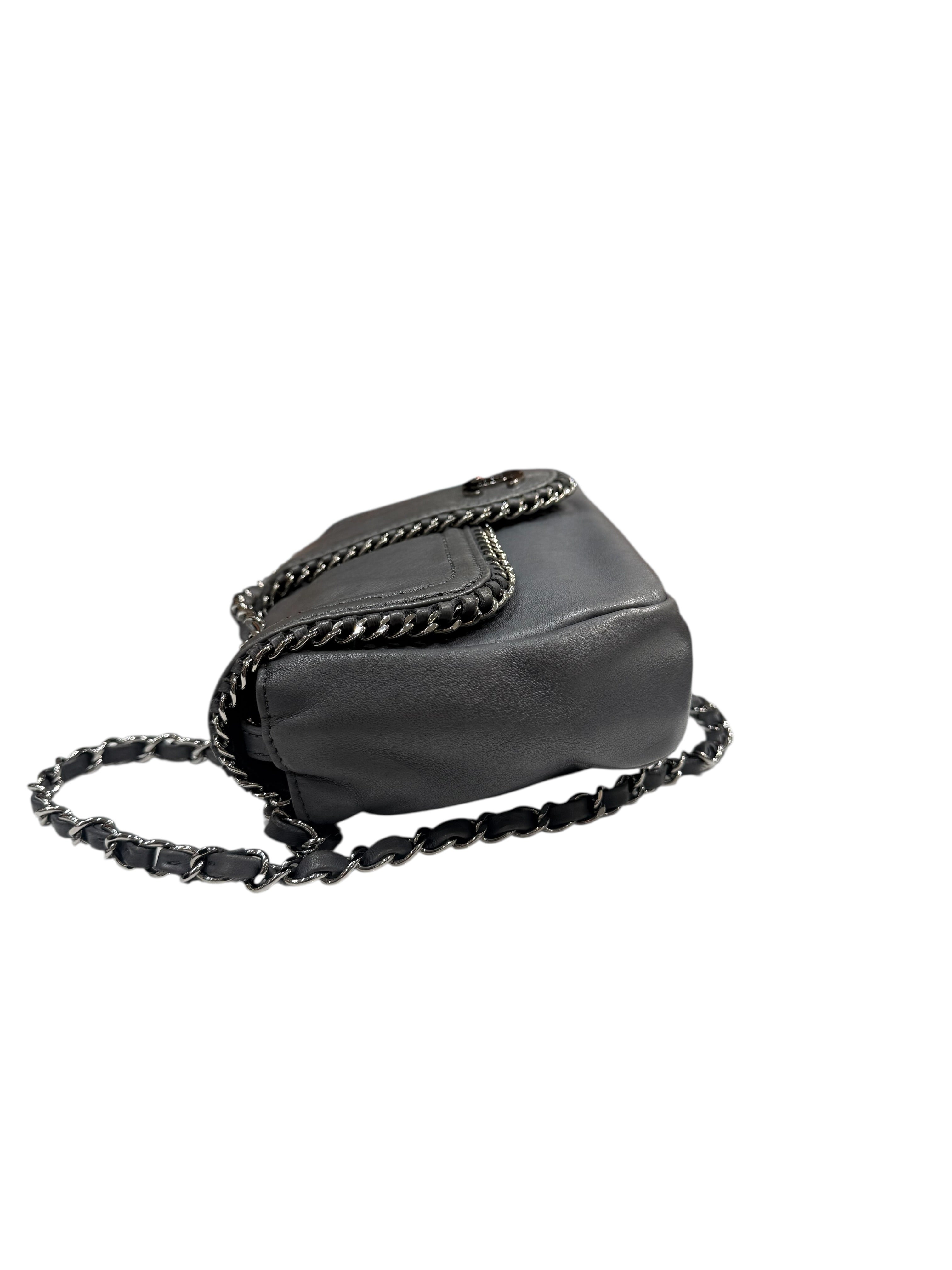 Chanel - Sac Baguette à Rabat Chain Around | Les Folies d’Eugénie