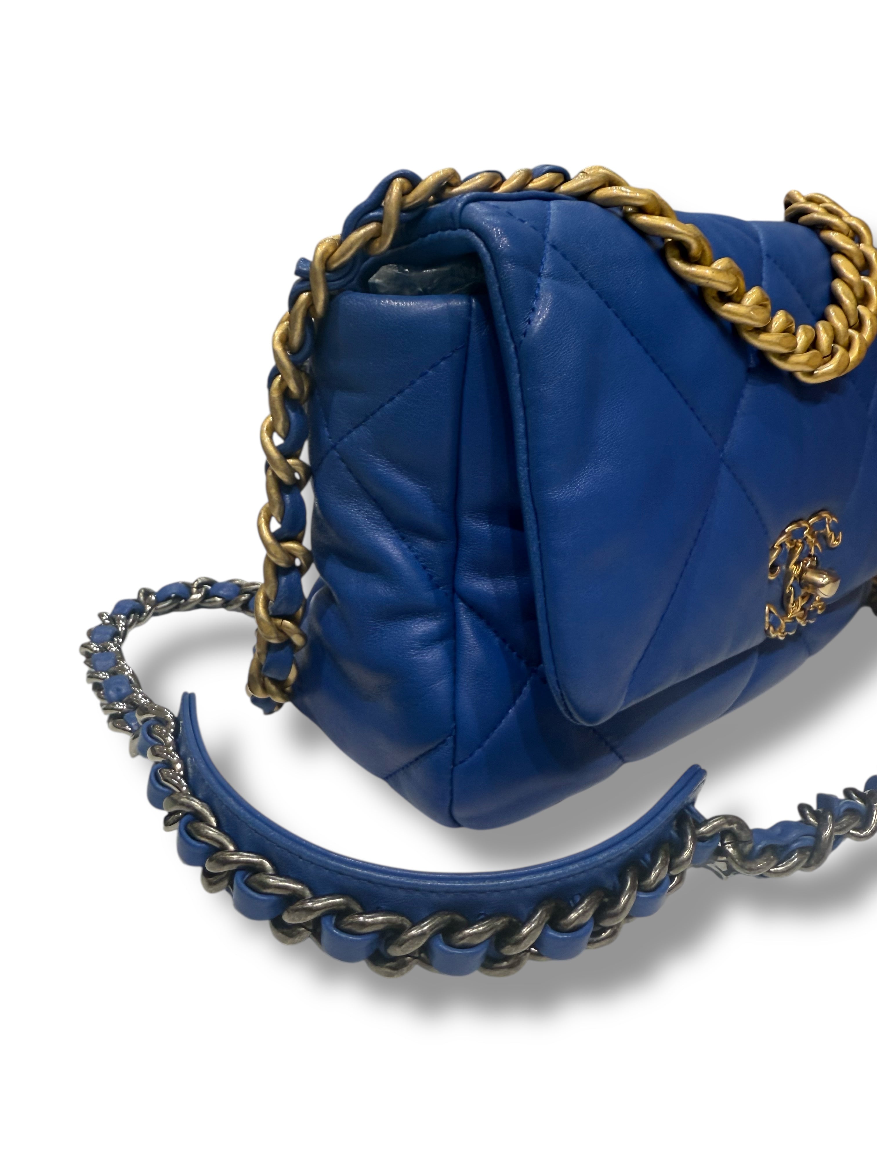 Chanel - Sac 19 small bleu électrique