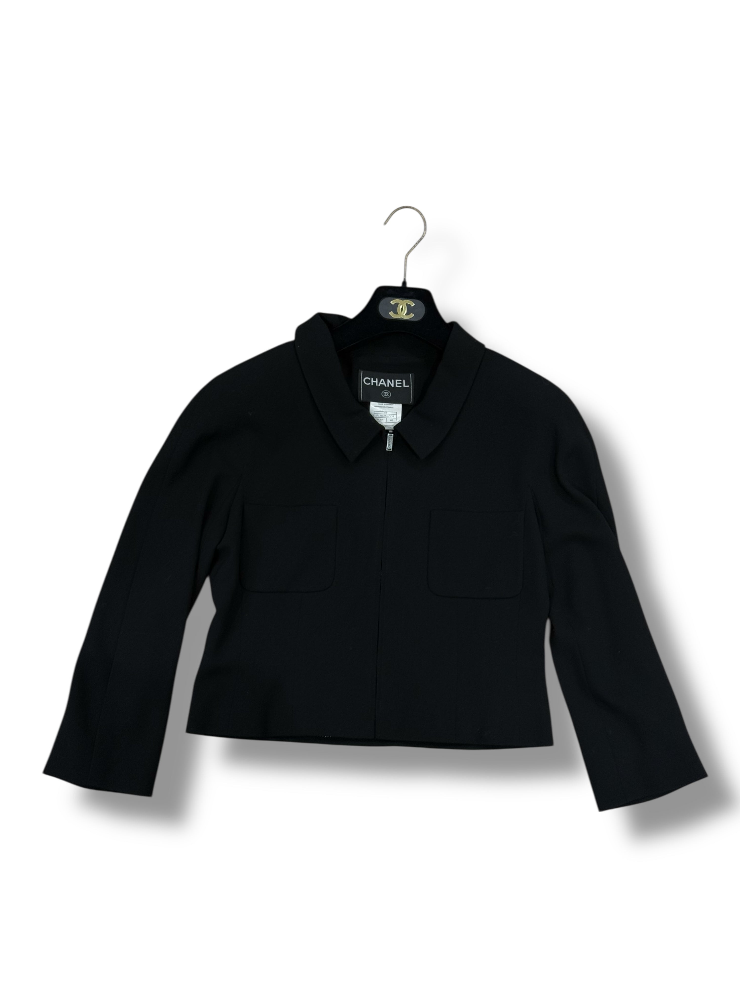 Chanel - Veste Courte Zippée Noire T40 | Les Folies d&