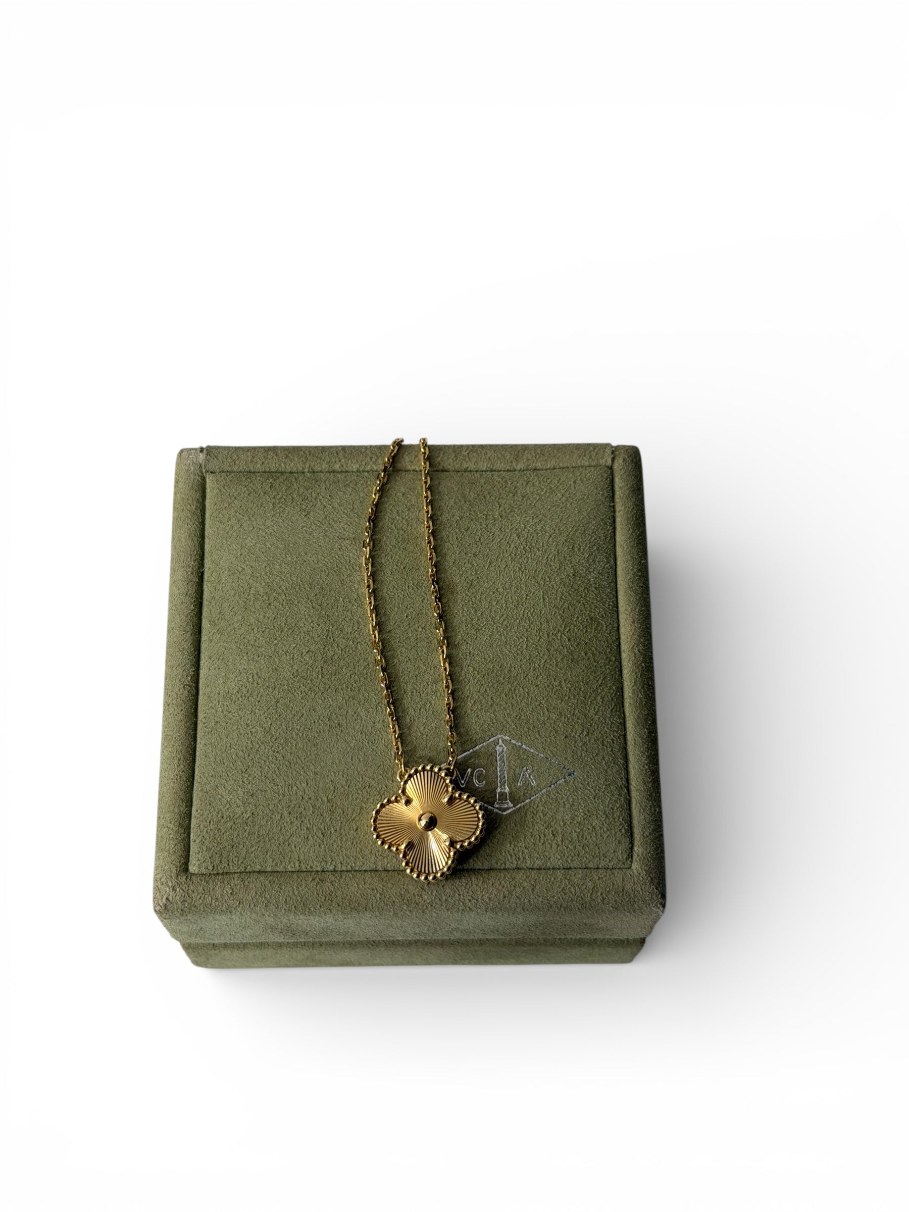 Van Cleef &amp; Arpels - Pendentif vintage Alhambra or jaune