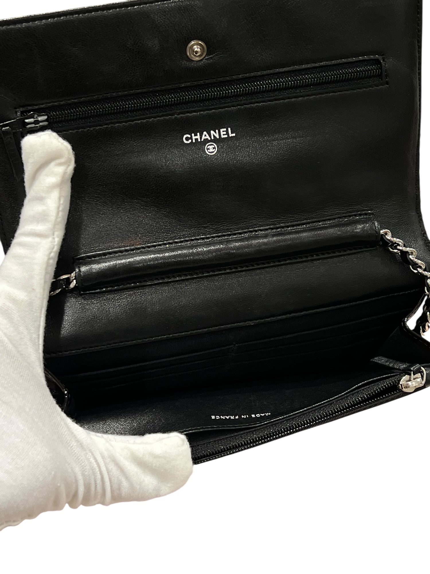 Chanel - wallet on chain cuir verni noir