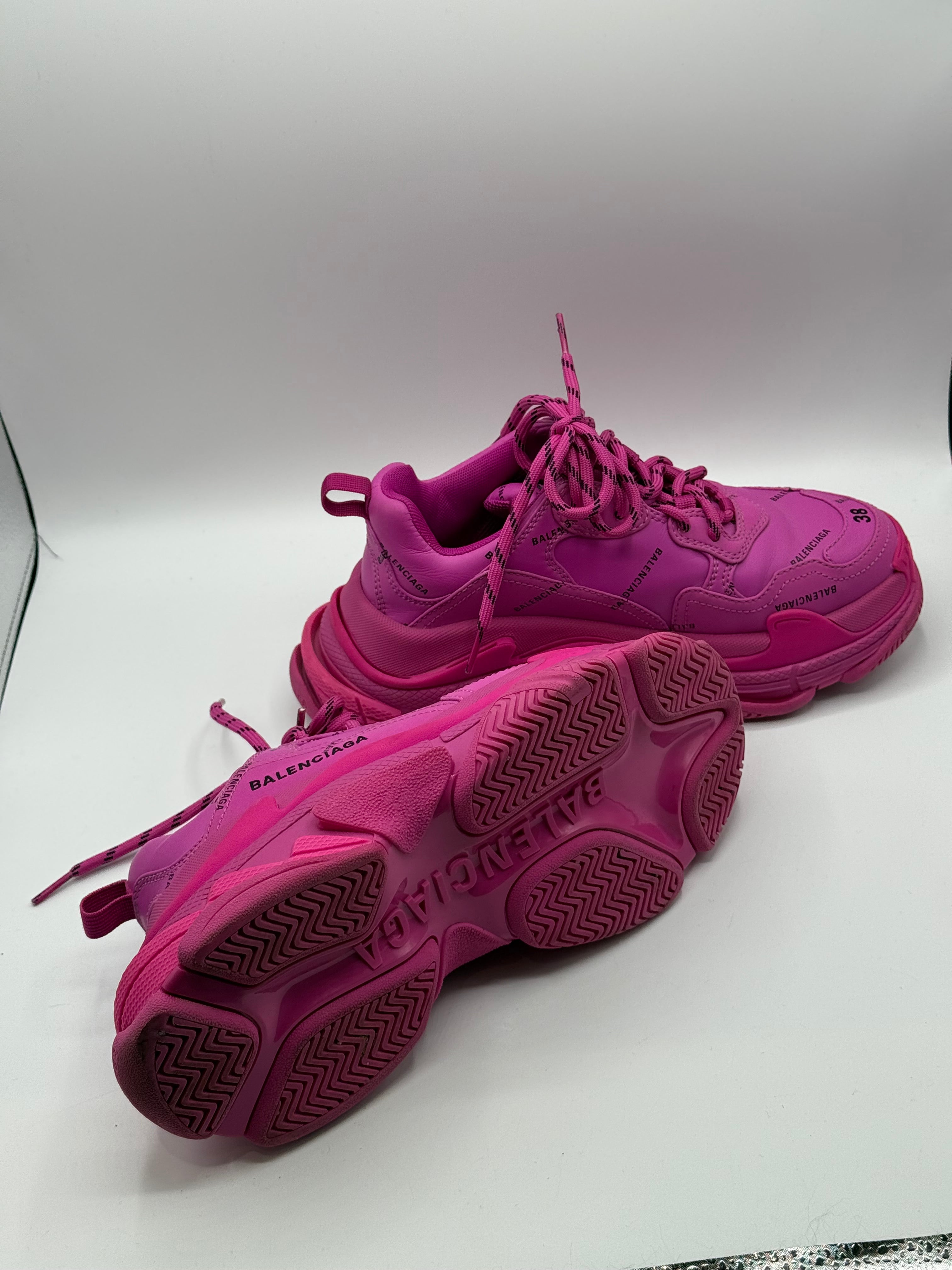 Balenciaga - Baskets Triple S rose T38