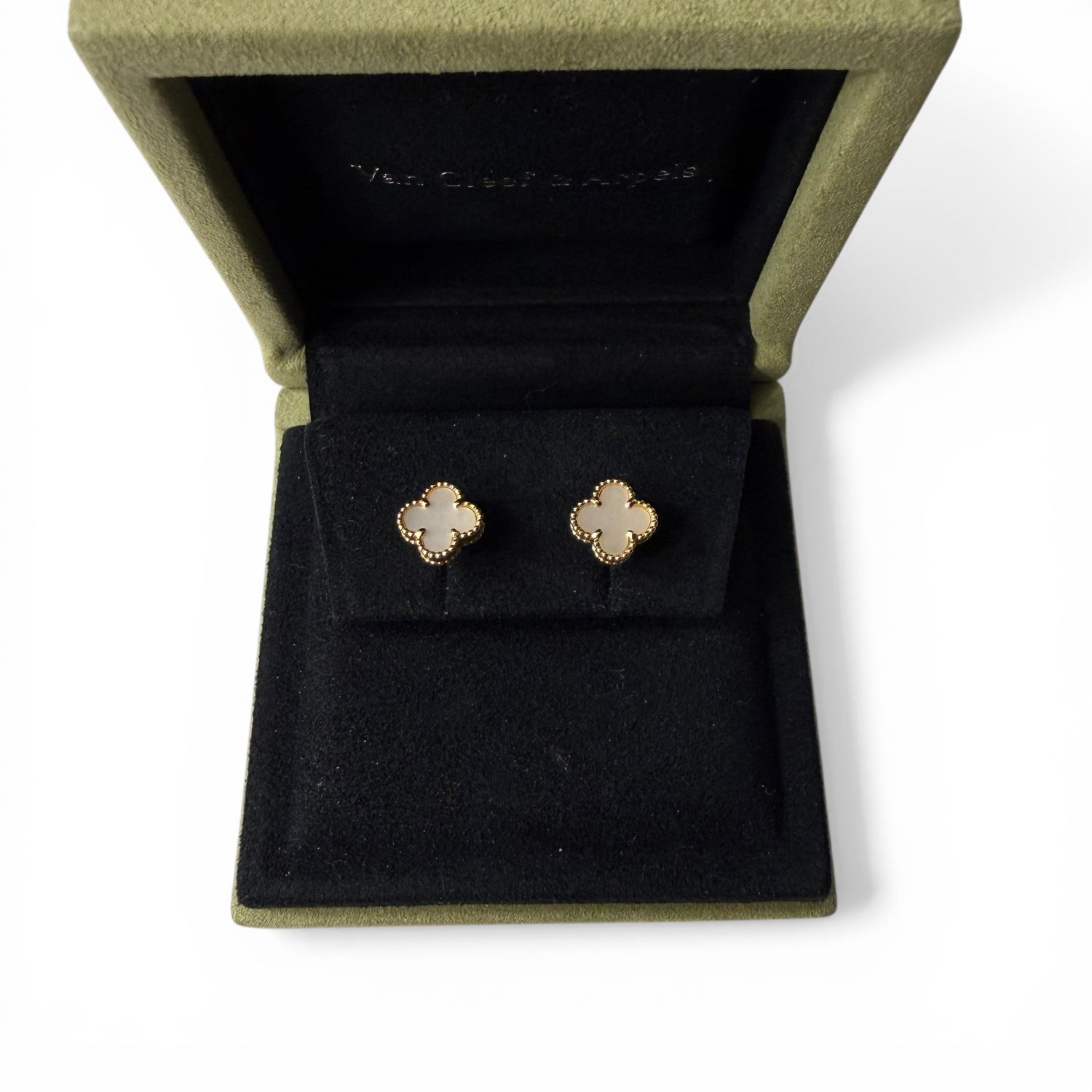 Van Cleef &amp; Arpels Puces D’oreilles Sweet Alhambra | Les Folies d’Eugénie
