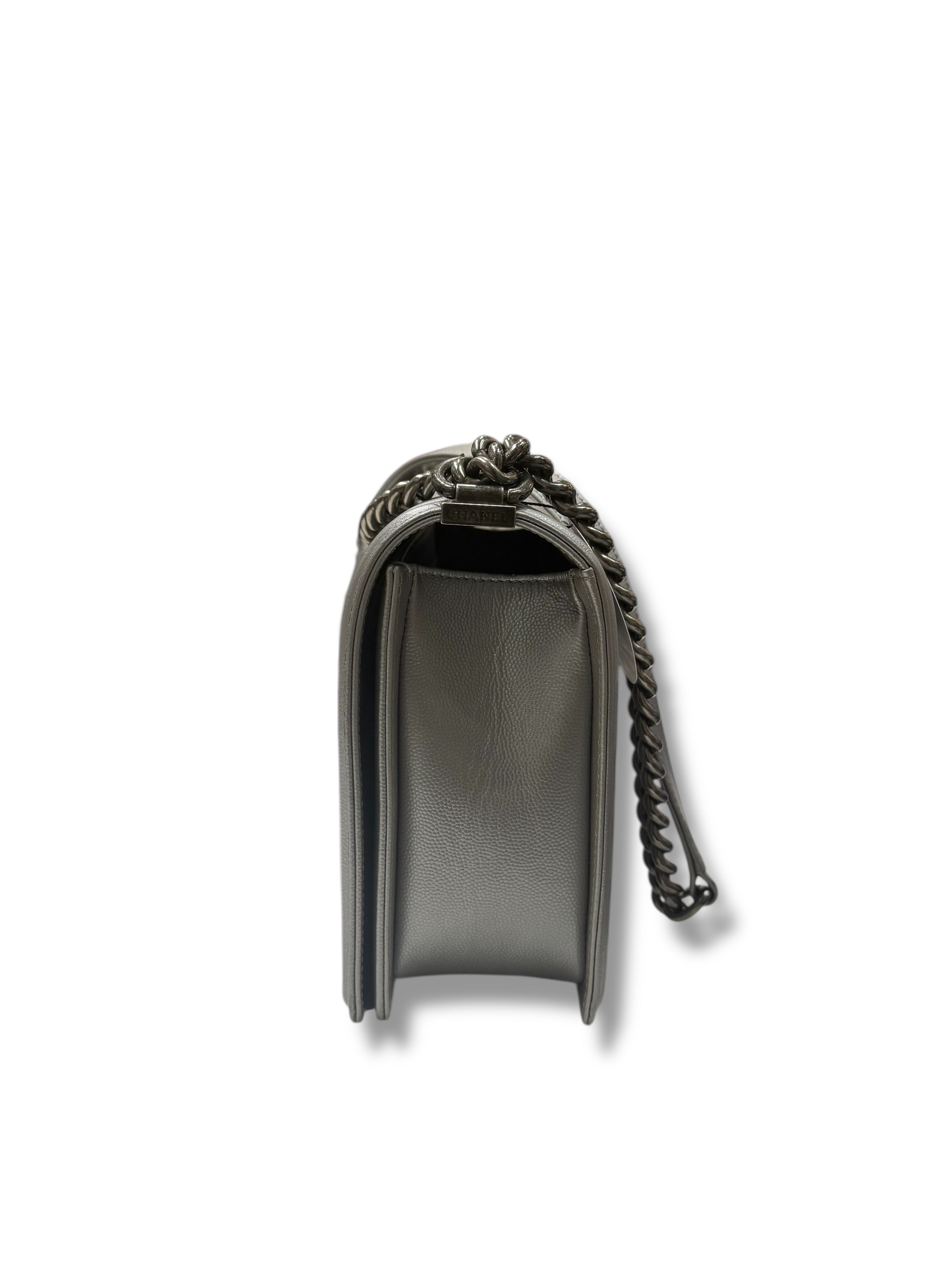 Chanel - Sac Boy 28 argenté