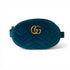 Gucci Sac Ceinture en Velours Bleu | Les Folies d’Eugénie