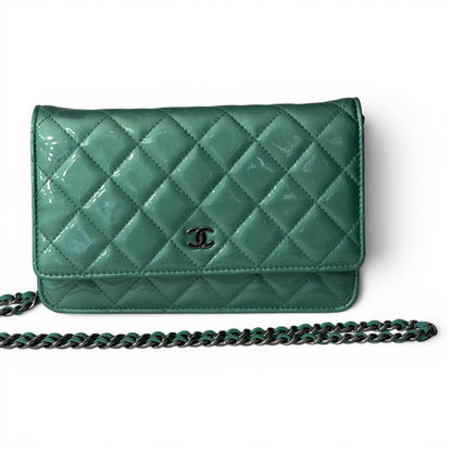 Chanel - Wallet on chain cuir vernis vert d’eau