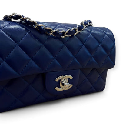 Chanel - Sac mini rectangulaire 20cm bleu