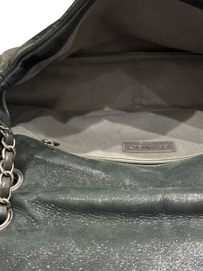 Chanel - Sac Classique allongé vert de gris irisé