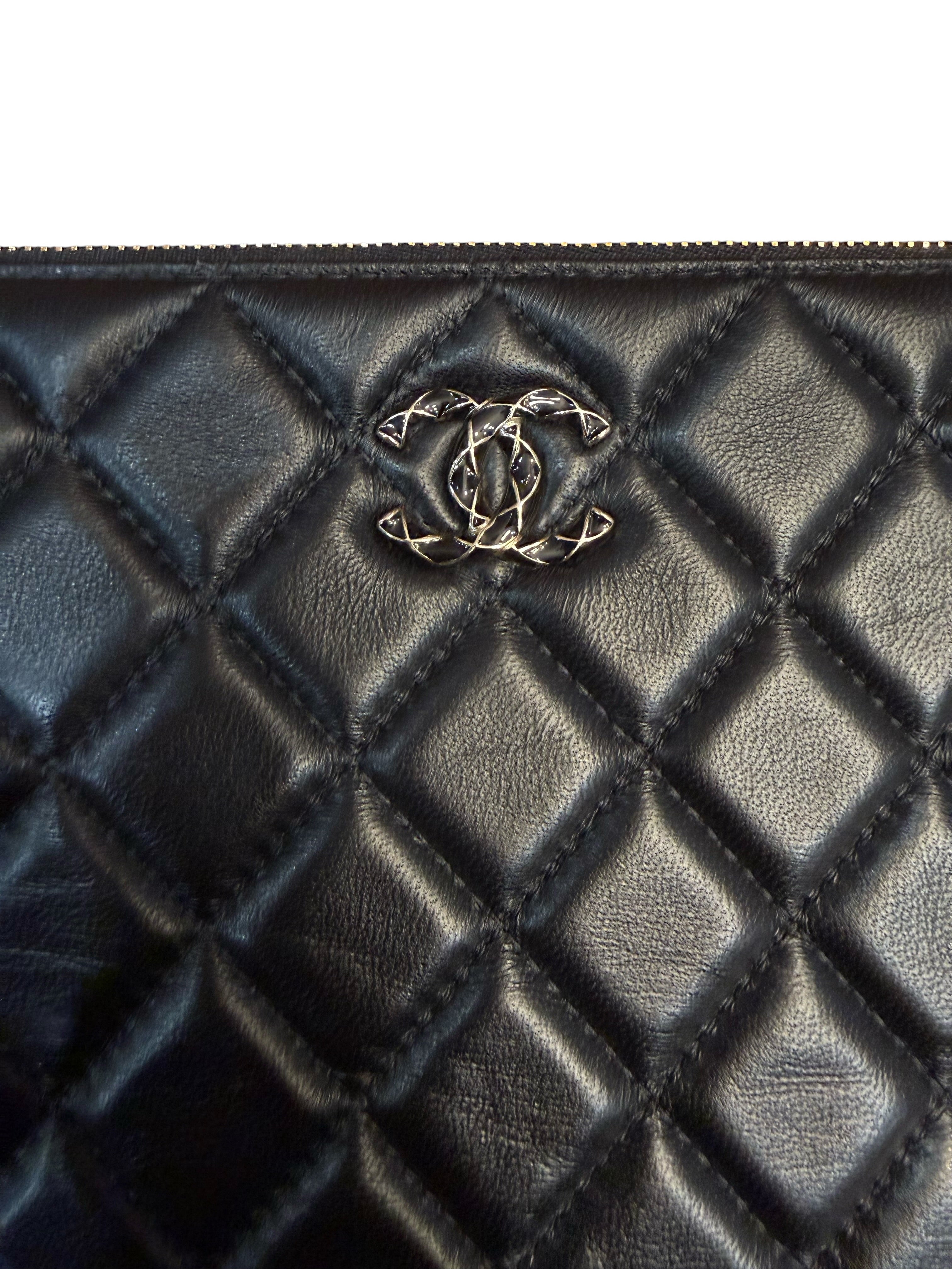 Chanel - Pochette matelassé Noir édition limitée