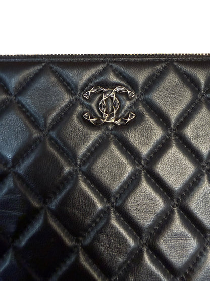 Chanel - Pochette matelassé Noir édition limitée
