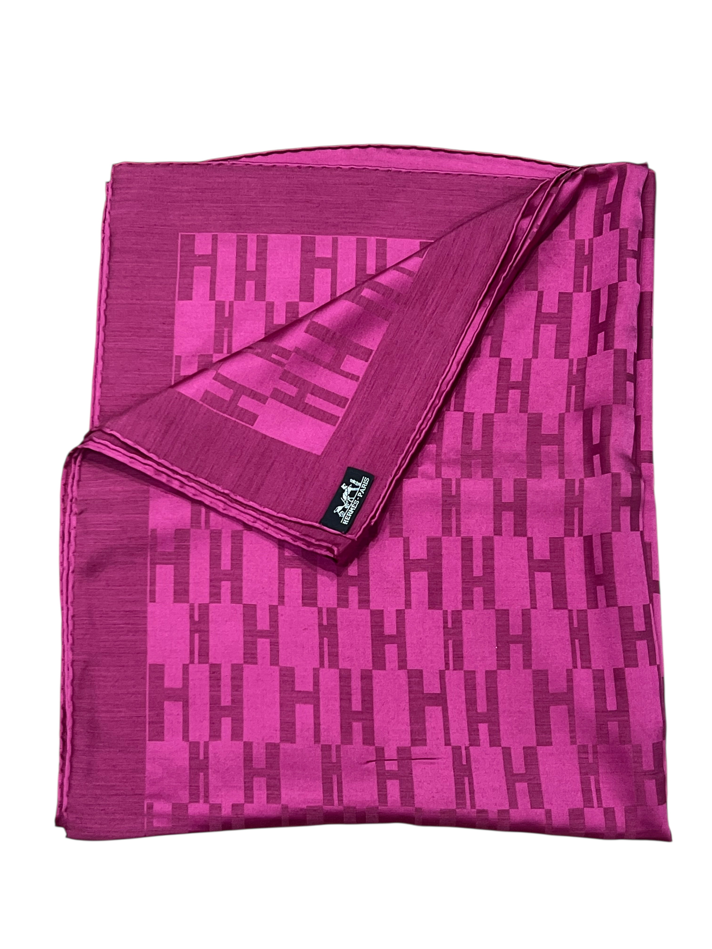 Hermès - grand rectangle soie et laine fushia