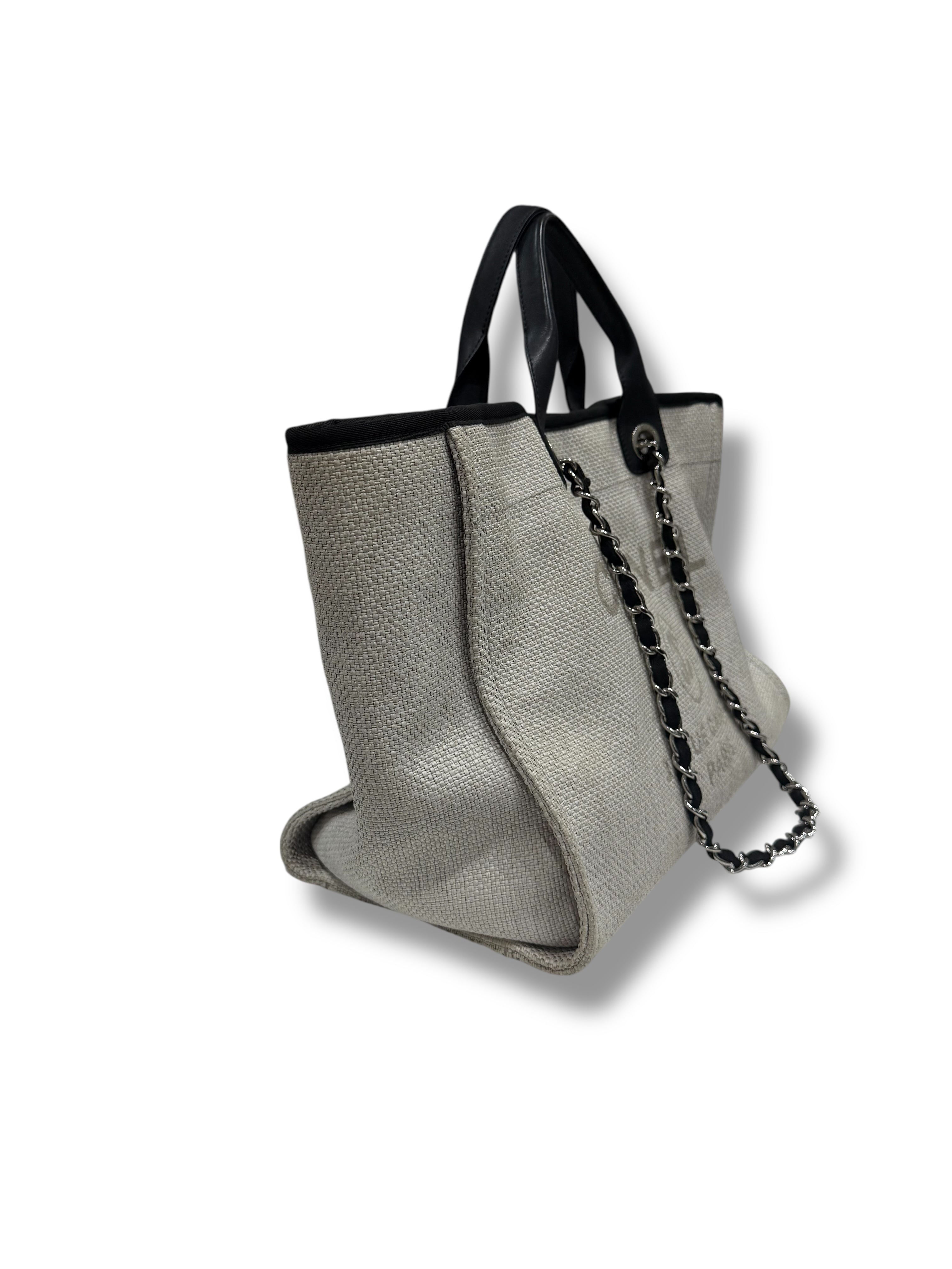 Chanel - Sac Cabas Deauville Gris et Noir