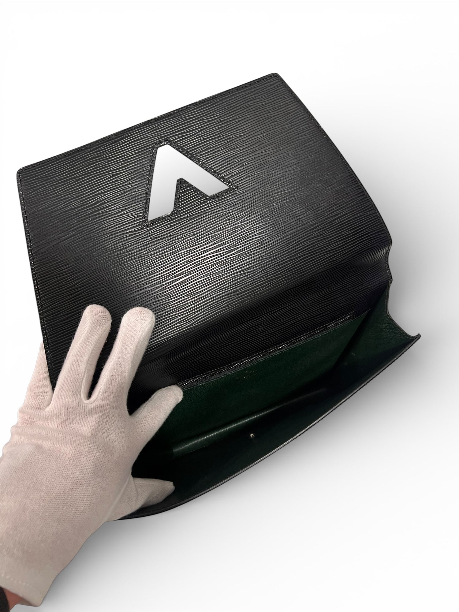 Louis Vuitton - Pochette Trapèze | Les Folies d’Eugénie